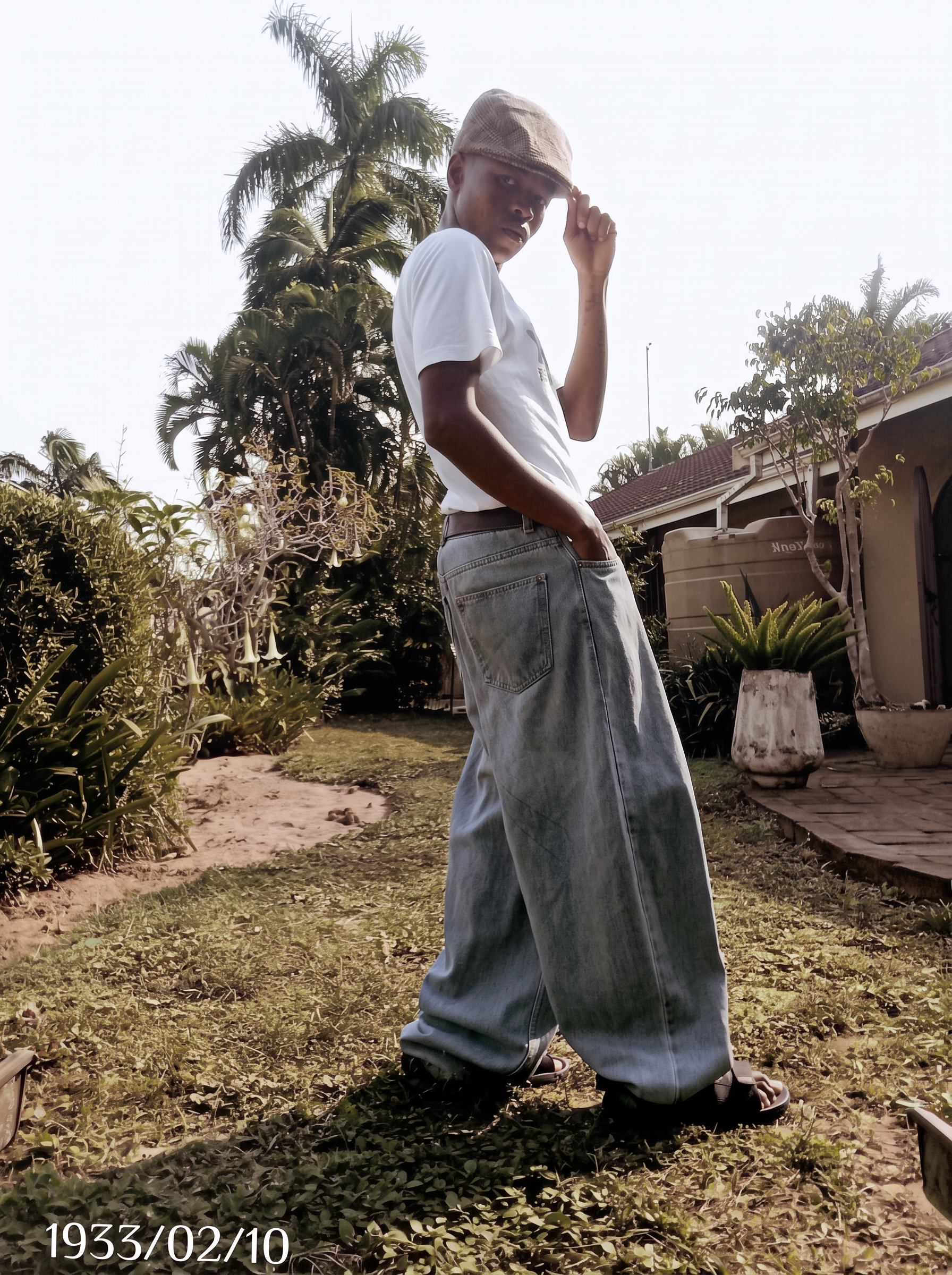 Full body vintage portrait of LatshuZAR